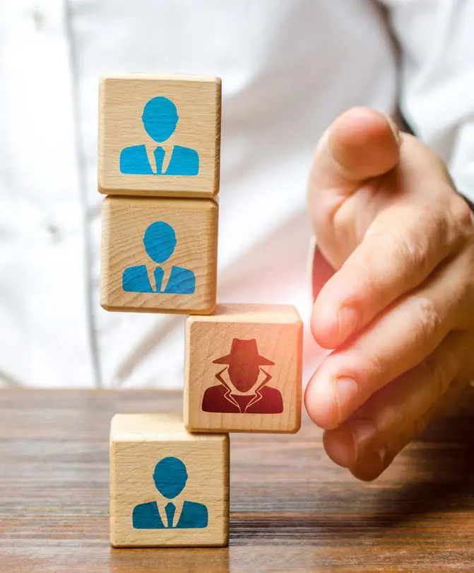 Image-showing-blocks-representing-employees-and-informant