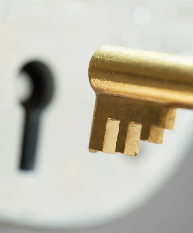 Image-showing-close-up-of-key-and-padlock