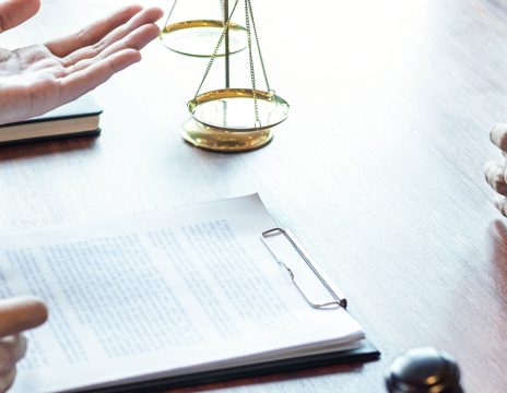 Professional-lawyer-discussing-legal-case-with-client