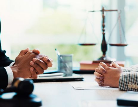 client-discussing-case-with-lawyer
